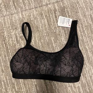 Lululemon NWT Shadowleaf bra size S
